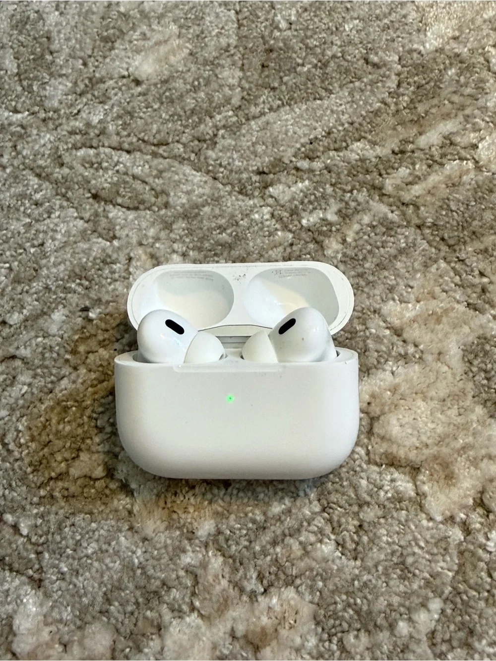 Apple AirPods Pro (2nd Generation) – Very Good Condition